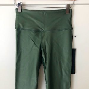 NWT NOLI Liquid Leggings-Croco